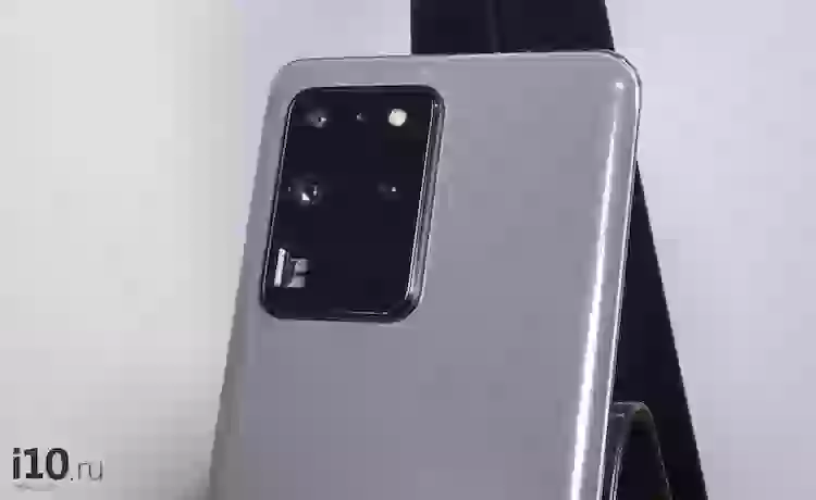 У флагманов Samsung явные проблемы с камерами, но она знает, что делать